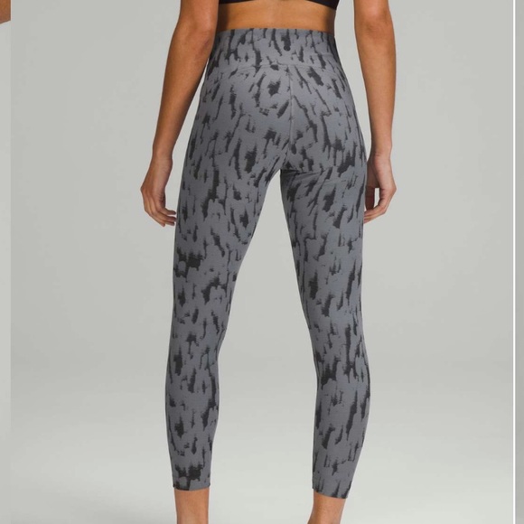 Lululemon InStill High-Rise Tight 25" - Picture 2 of 9